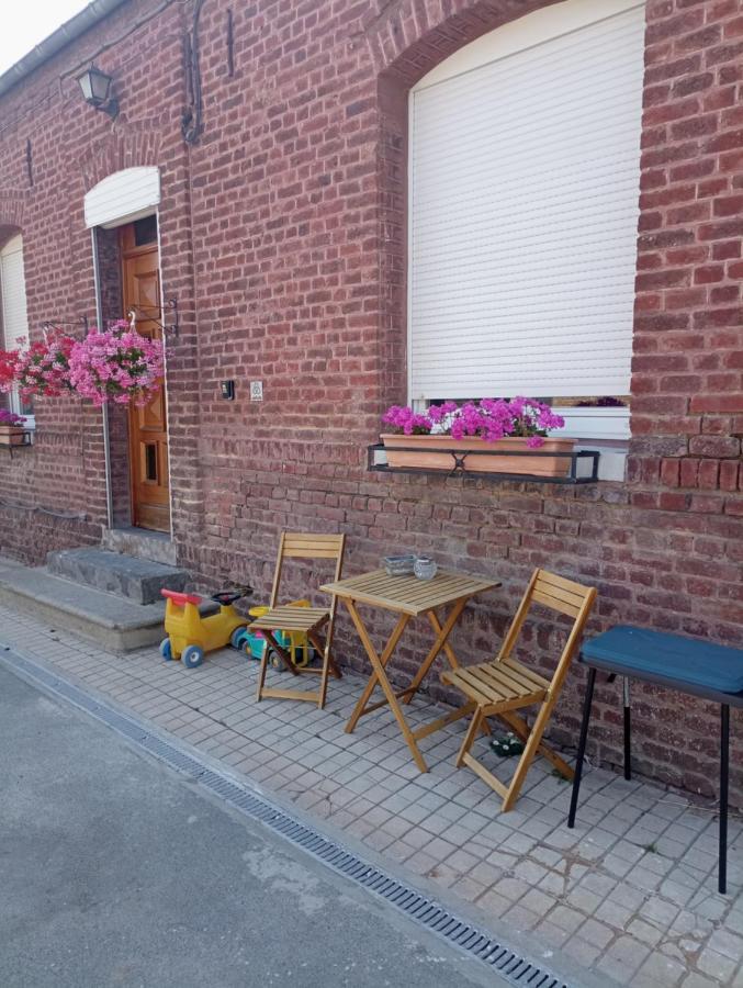 Gite A La Ferme Chez Magali Escaudoeuvres Exterior photo